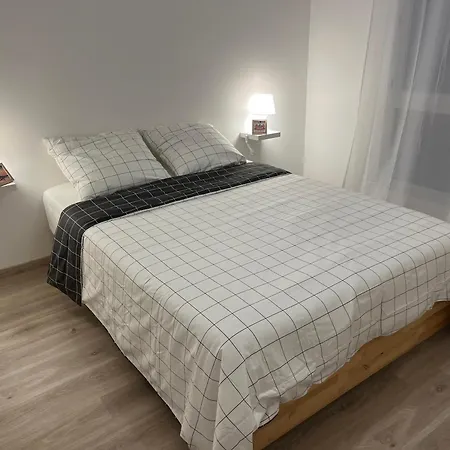 Appartement Cosy A Bron Exterior photo